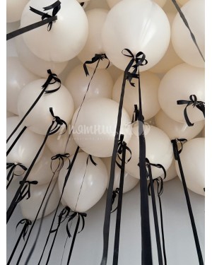 Кремовые шары на атласных лентах с бантиками 30 шт