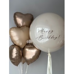 Большой шар и фонтан с сердцами для девушки