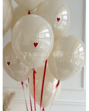 Воздушные шары для девушки Беж с сердцами