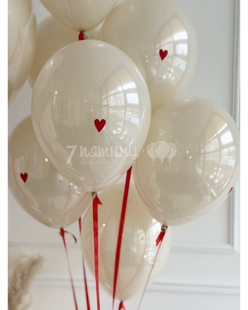 Воздушные шары для девушки Беж с сердцами