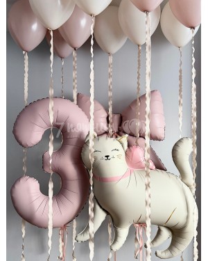 Красивый набор шаров с волнистыми лентами для девочки