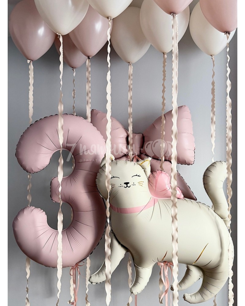 Красивый набор шаров с волнистыми лентами для девочки