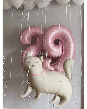 Белые шары и розовые цифры с Кошкой для девушки