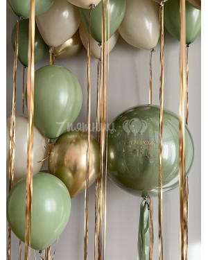 Набор бежевых и эвкалиптовых шаров для девушки