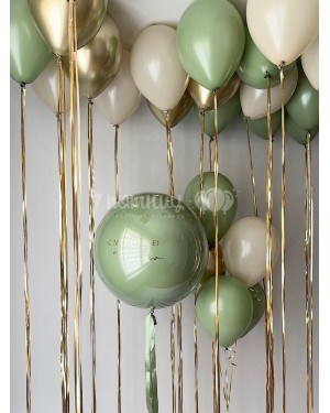 Набор бежевых и эвкалиптовых шаров для девушки